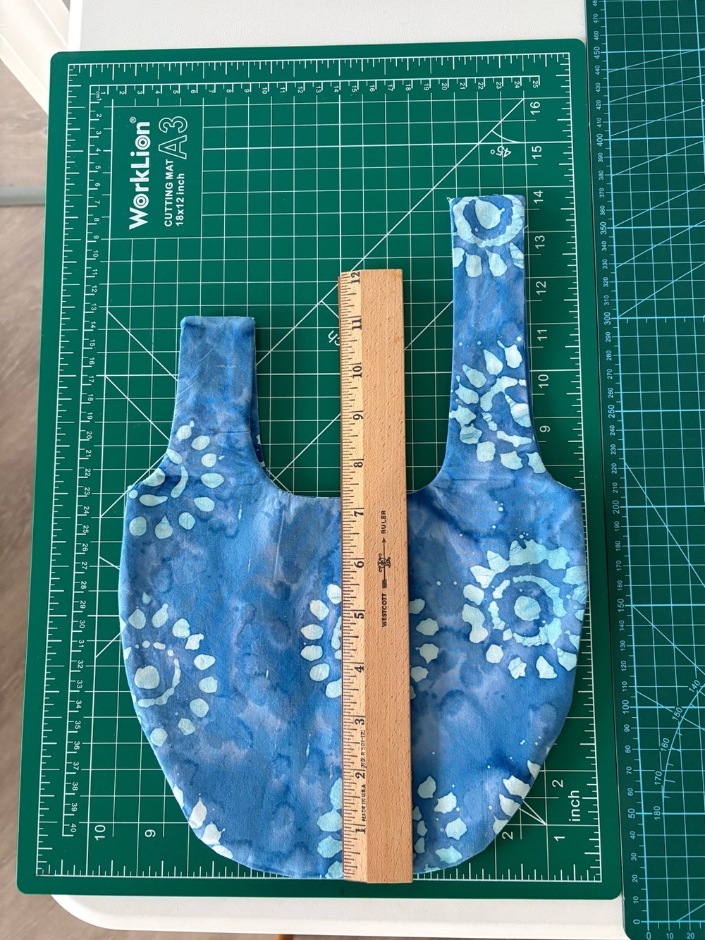 Reversible Blue Batik Wristlet Knot Bag with Matching Card Holder - Picture 6 of 9